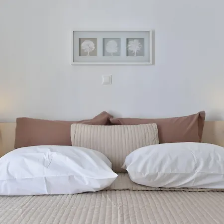 Vagia Calm House פארוס